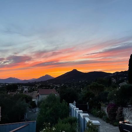 Les Trefles Hyères Exterior foto
